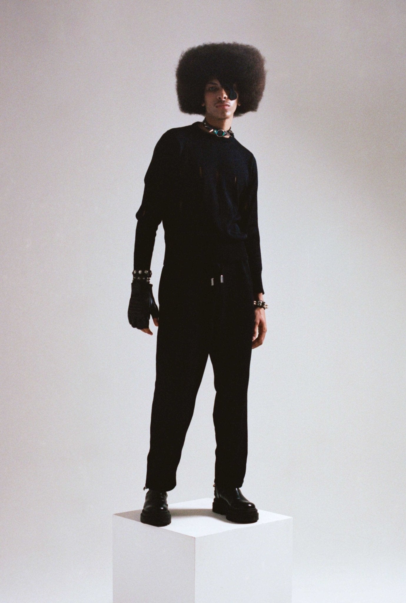 Pantalón Negro // Pétalos de la Curuba - C R B A ® s t u d i o - Pantalón Negro // Pétalos de la Curuba - C R B A ® s t u d i o - - XS - - Pantalón Negro // Pétalos de la Curuba