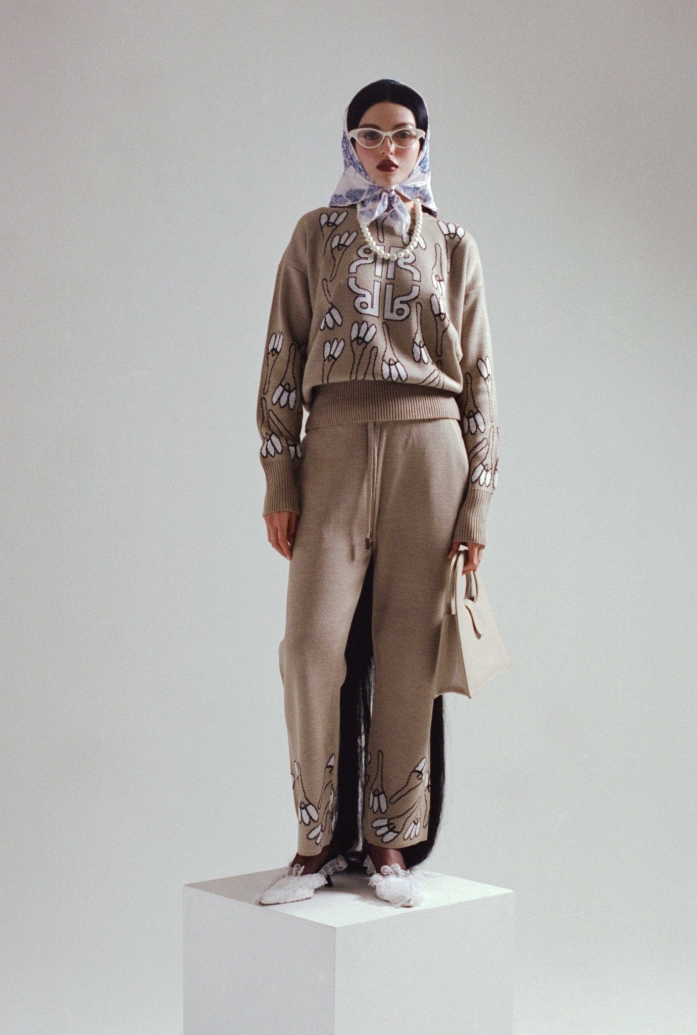 Suéter // Capullo de la flor de Curuba - C R B A ® s t u d i o - Suéter // Capullo de la flor de Curuba - C R B A ® s t u d i o - - XS - - Suéter // Capullo de la flor de Curuba